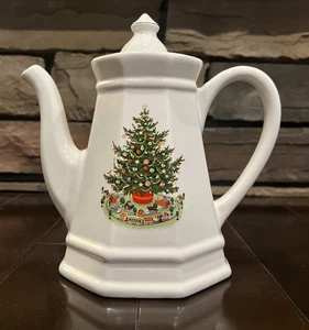Christmas Tree Teapot Pfaltzgraff Heritage With Lid Vintage 2-550 - Picture 1 of 18