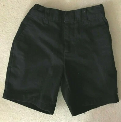 Pantalones cortos negros George para niño talla 4 con cintura ajustable y bolsillos 20" x 4,5" SL Foto 1 de 3