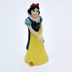 ©Euro Disney Store SNOW WHITE 2.5" Figure SNOW WHITE Grimms Fairy Tale Cartoon - Picture 1 of 1