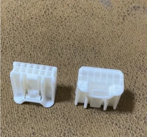 100 STCK. NEU PASSEND Steckverbinder 6098-5713 nicht wasserdicht 12 Loch Kunststoffschale Buchse - Bild 1 von 2