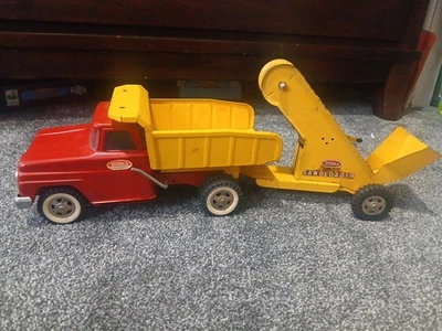 Vintage Tonka Dump Truck - Original Red And Yellow With Sand Loader - Very Clean - Image 1 of 4