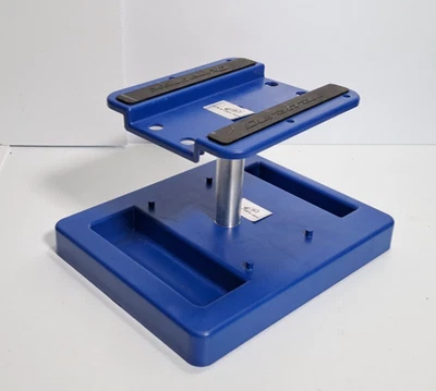 Duratrax Pit Tech Deluxe Car Stand Blue, DTXC2370 - Image 1 of 4