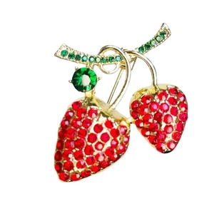 Adorable Strawberry Shaped Rhinestones Brooch Stylish Clothing Clip - Picture 1 of 8