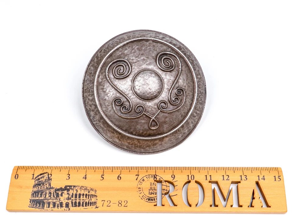 Shield for VTS TOYS VM-048B GOLDEN ORDER VARGARM THE RAGING WOLF 1/6 Scale - Image 1 of 1