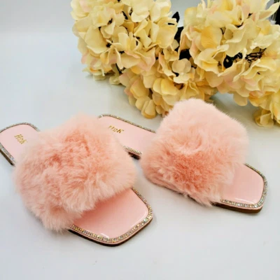 Тапочки из искусственного меха со стразами женские горки с открытым носком сандалии без шнуровки пушистые блестящие - Изображение 1 из 4