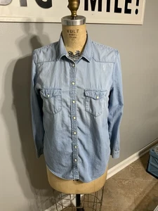 American Eagle Shirt Womens Large Denim Pearl Snap Boyfriend Blue Long Sleeve - Picture 1 of 4