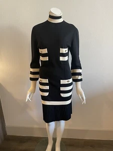 Chanel Vintage Fall Black and Ivory Wool Sweater And Skirt Set size 40/Small - Picture 1 of 11