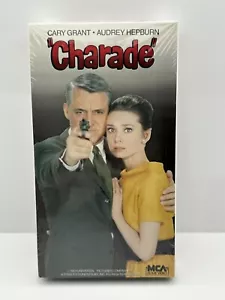 Charade VHS Cary Grant Audrey Hepburn MCA Home Video NEW Sealed - Imagen 1 de 6