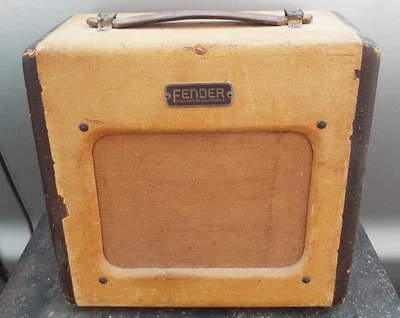 Vintage Fender Guitar TUBE AMP CHAMPION 600 Original Guitar AMPLIFIER OLD - Image 1 of 4