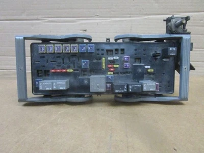 Panel de conexiones relé caja de fusibles motor Dodge Journey 12-19 2012-2019 68143317 Foto 1 de 4