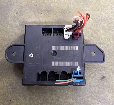 Módulo de puerta delantera izquierda Chrysler Town & Country 09 Foto 1 de 4