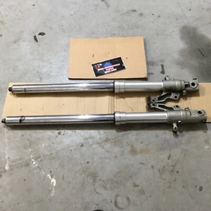95-96 YAMAHA YZF600R FORKS 4JH-23102-12-00 L BENT R STRAIGHT - Bild 1 von 10