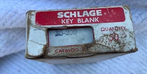 Vintage Box mit 32 Schlage Schlüsselrohlingen 35-200 Neusilber NOS USA - Bild 1 von 5