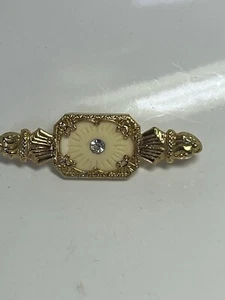 Vintage mattiertes elfenbeinfarbenes Glas Pin mit klarem Strass in der Mitte - Bild 1 von 5