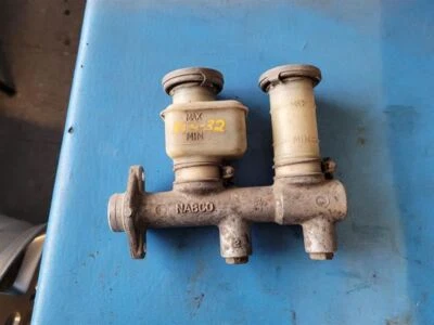 78 79 NISSAN PICKUP BRAKE MASTER CYL DISCO BRAKE 18952 Foto 1 de 2