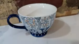Tazza mercato mondiale blu floreale in rilievo stile artigianato artistico 14 oz - Foto 1 di 6
