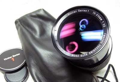 BEAUTY. Vivitar Series 1 70-210mm f/3.5 VMC MACRO Zoom SLR Lens.Olympus OM Mount - Image 1 of 4