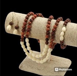 Hawaii White Pikake Sandal Wood Dangling Earring , Bracelet, Necklace Lei Set - Picture 1 of 3