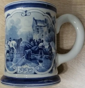 Original Delfter Jahreskrug von 1992, mit nummeriertem Echtheitszertifikat  - Bild 1 von 4