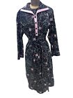 Manteau de designer vintage noir avec motif floral rose maxi robe Med