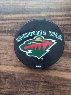 Disco de hockey oficial Minnesota Wild NHL InGlasCo Eslovaquia Foto 1 de 4
