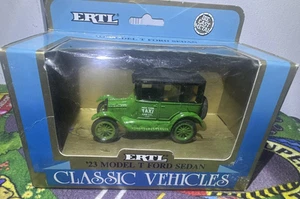 Ertl Classic Vehicles 1923 FORD MODEL T SEDAN NEW YORK TAXI 1/43 Scale - Picture 1 of 4