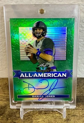 Daniel Jones 68/75 ON CARD RC AUTO 2019 Leaf Valiant Green Variation FREE SHIP - Image 1 of 4