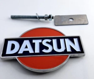 Datsun emblem grill 120y 130y b210 b310 1600 ss 510 720 - Picture 1 of 6
