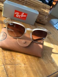 Ray Ban, women’s, Erika Classic, Phantos Frame, Brown, Gradient - Picture 1 of 3