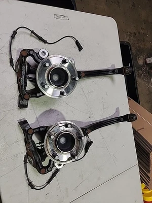 15-23 CARGADOR DODGE HELLCAT HUSILLO DELANTERO NUDILLOS PAR 6 PISTONES BREMBO INTERCAMBIO OEM Foto 1 de 4