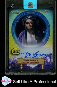 TOM KENNY PATCHY THE PIRATE TOPPS CHROME 04/10 AUTO 2025 SPONGEBOB BLACK HOLO EN - Bild 1 von 2