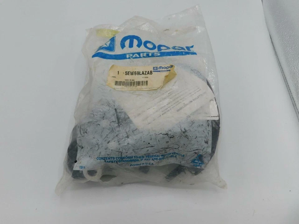 Mopar OEM деталь ремня безопасности 5EW69LAZAB Jeep Cherokee совершенно новый - Изображение 1 из 1