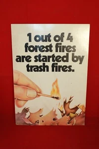 "Vintage Feuerwehr Poster ""1 von 4 Waldbränden werden durch Müllbrände ausgelöst" - Bild 1 von 2