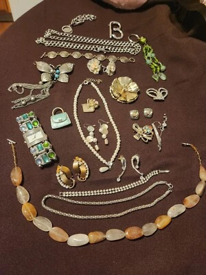 Lote-1.5 Lb. 23 artículos de joyería vintage CORO, STAR, 1928 co, piedras preciosas (de 50 a 90) Foto 1 de 4