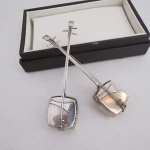 Pair of sterling silver Japanese shamisen guitar salt & pepper shakers - Picture 1 of 12