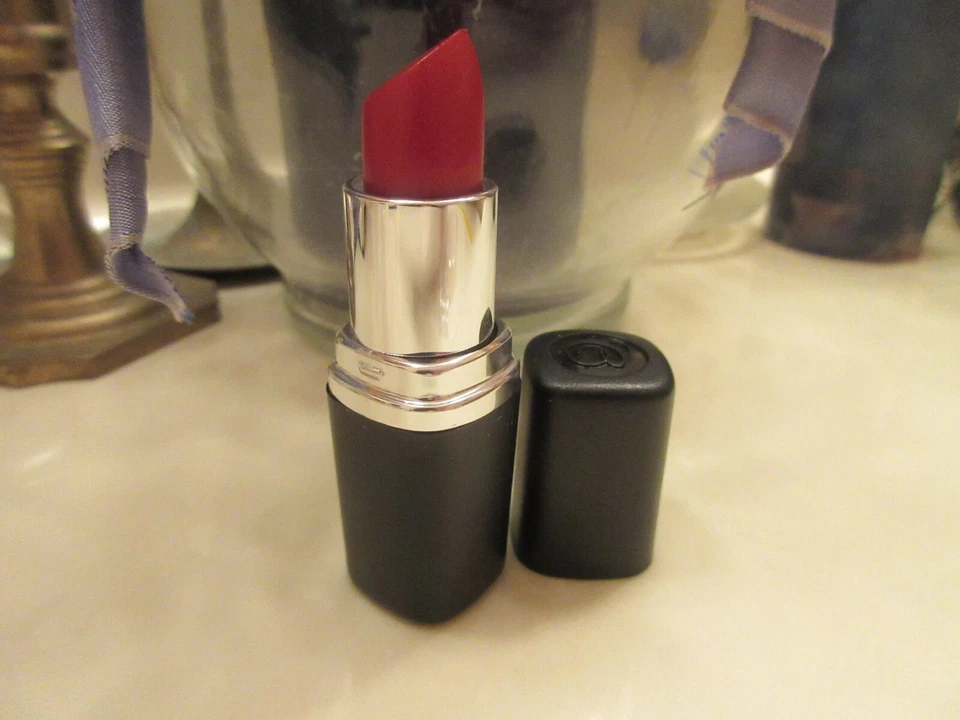 BeautiControl Long Lasting Lip Color-Who Loves You!! Full Size - Image 1 of 1