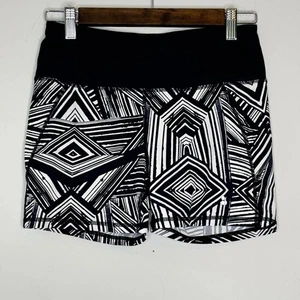 Sweaty Betty Black White Geometric Print Back Zipper Pocket Power Shorts Size S - Picture 1 of 8