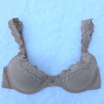 Sujetador Natori 32A ribete de encaje contorno liso con aros encaje Demi 733037 beige usado en excelente estado Foto 1 de 4