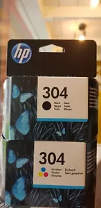 2 CARTUCCE ORIGINALI HP 304 NERO E COLORE DESKJET 2630 2632 HP ENVY 5020 5032 - Foto 1 di 1