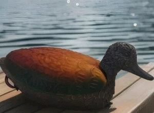 Sculptured Duck Accent Lamp Antiqued Brass Finish Colored Glass Wing Shade - Bild 1 von 12