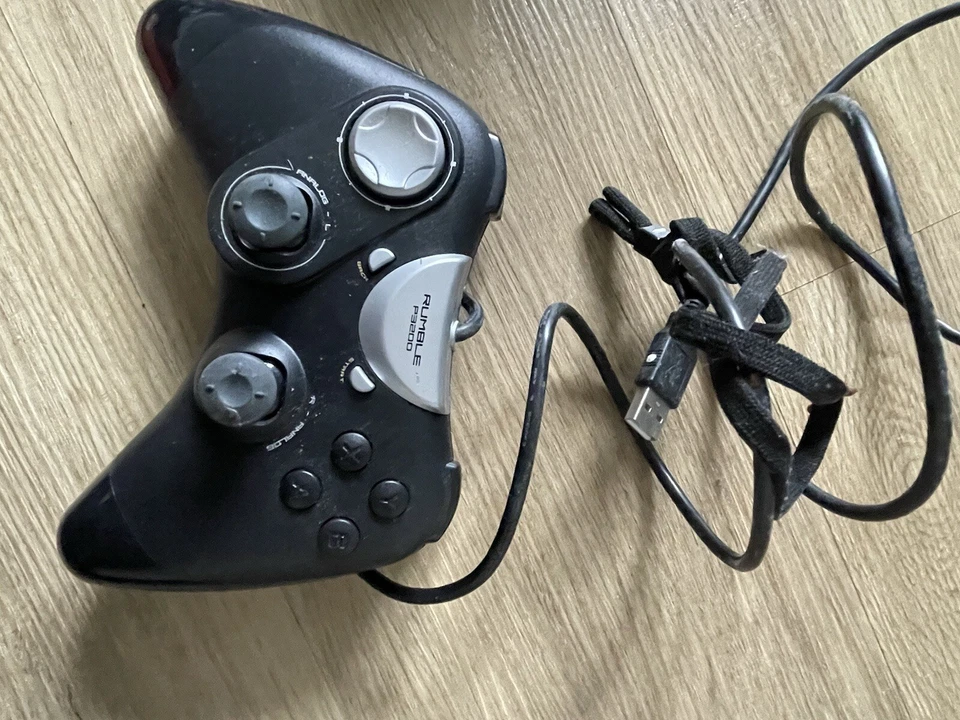 Saitek P3200 Rumble PC Gamepad Video Game Controller USB Wired NO BOX - Image 1 of 1