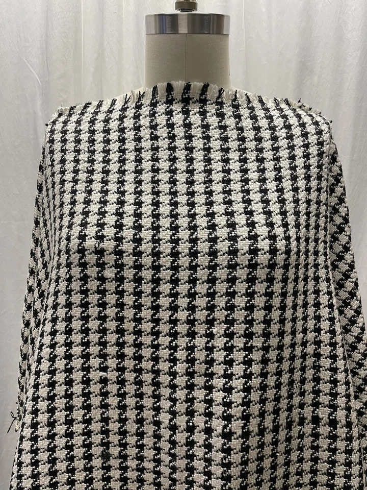 Mezcla de seda y algodón pata de gallo pesada tela blanca y negra por yarda 46" de ancho Foto 1 de 4