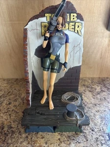 Tomb Raider Lara Croft Figure Vintage Gaming Collectors Item - Picture 1 of 6