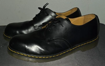 Men's Dr. Martens / Doc Martens / Doc's - Size 16 - #1925 - Black Leather Shoes - Image 1 of 4
