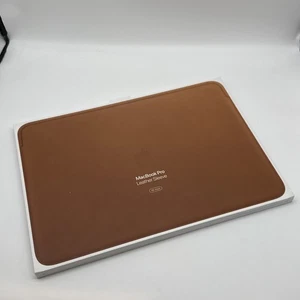 OFFICIAL GENUINE APPLE MACBOOK 16” LEATHER SLEEVE SADDLE BROWN COVER CASE - Picture 1 of 3