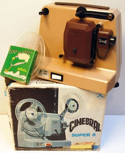 LOT N° 4..- 3 PROJECTEURS + 1 CAMERA .. "JOUET" - COLLECTOR - Circa 1960/1970' - Foto 1 di 5
