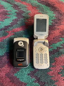 UNTESTED TWO Sony Ericsson W300 W300i Radio GSM Bluetooth Cellphones - Picture 1 of 4