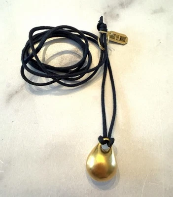 Collar con cordón colgante chapado en oro Robert Lee Morris de colección  Foto 1 de 4