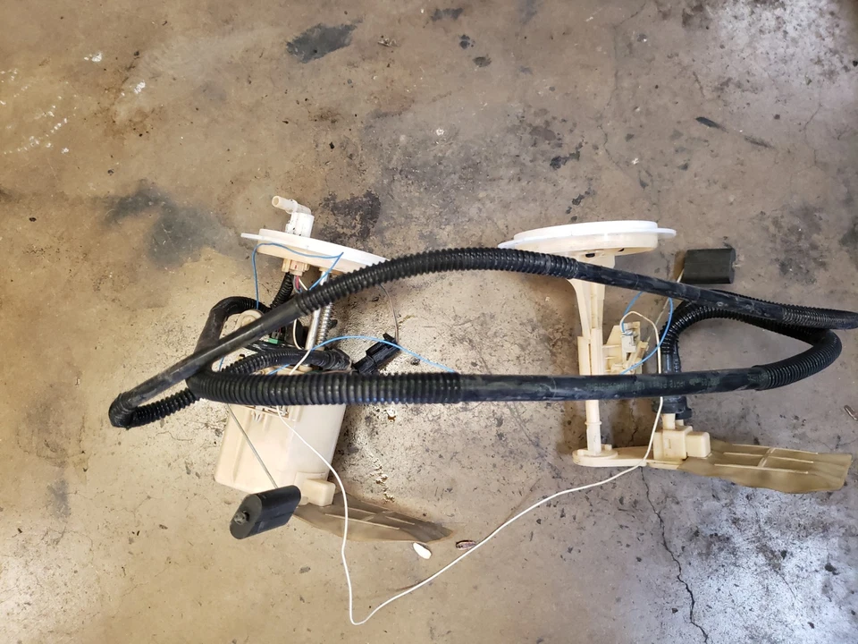 2004 2005 2006 2007 2008 JAGUAR X-TYPE BOMBAS DE ENVIO DE COMBUSTÍVEL E COMBUSTÍVEL - Imagem 1 de 4