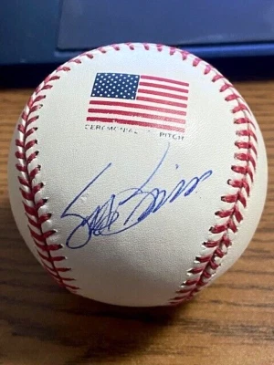 ¡SCOTT BROSIUS 2 FIRMADO AUTOGRAFIADO 2001 1ER LANZAMIENTO SERIE MUNDIAL BÉISBOL! Yankees Foto 1 de 2